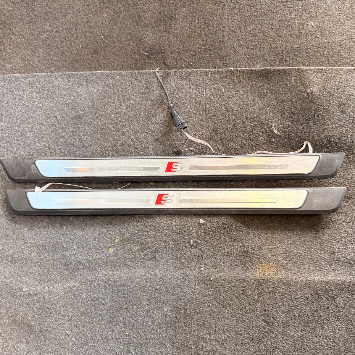 Светещи лайсни S Line за Ауди Audi A4 8W B9 8W0947417A-1390