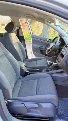VW Golf 1.6 бензин 102к.с като нов промоция. , снимка 7