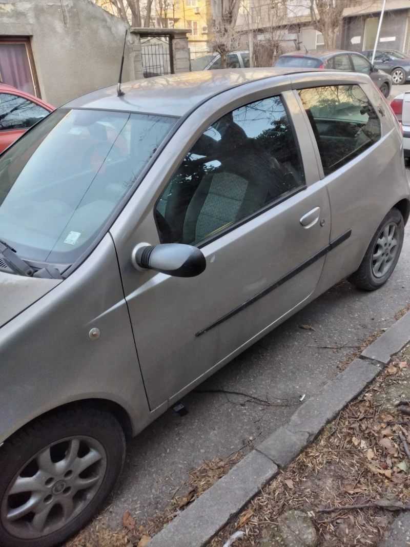 Fiat Punto, снимка 2 - Автомобили и джипове - 47345879