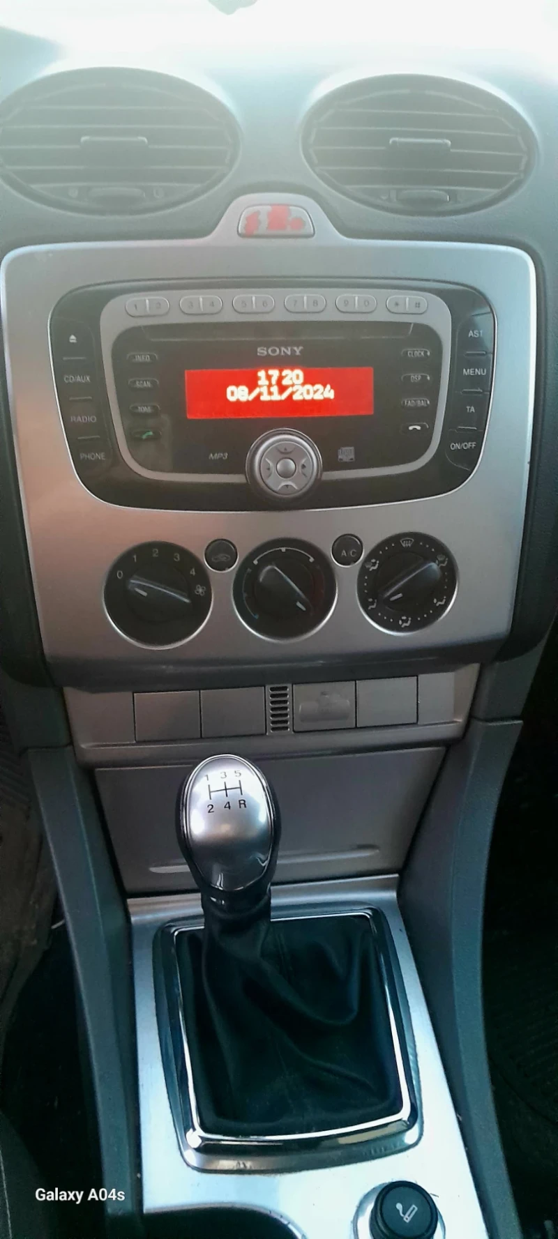 Ford Focus 1.6, снимка 6 - Автомобили и джипове - 47895213