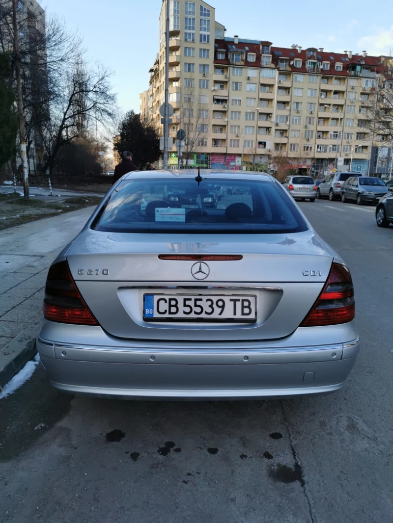 Mercedes-Benz E 270 Avantgarde, снимка 5 - Автомобили и джипове - 48617447