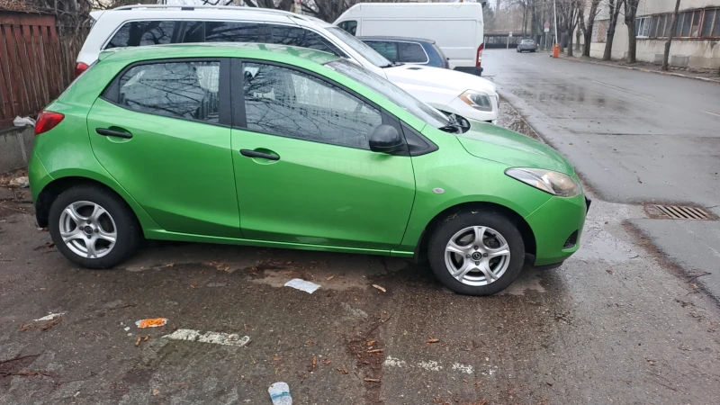 Mazda 2 1300, снимка 6 - Автомобили и джипове - 49414105