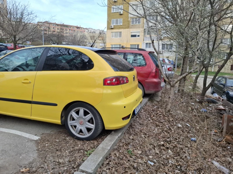 Seat Ibiza, снимка 4 - Автомобили и джипове - 49483258