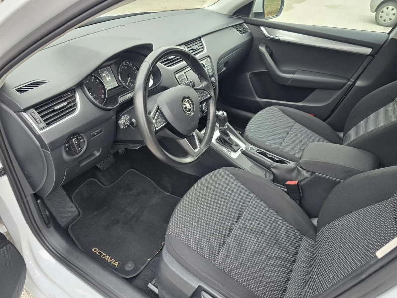 Skoda Octavia 1.6TDI, снимка 5 - Автомобили и джипове - 50215663