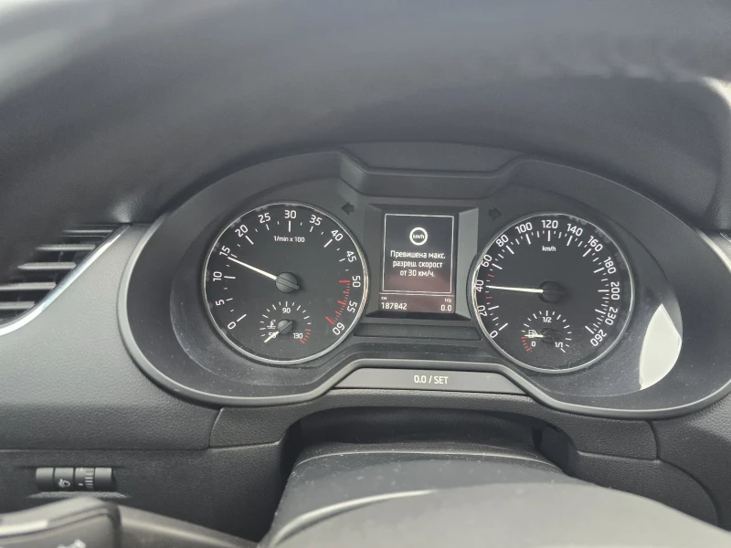 Skoda Octavia 1.6TDI, снимка 13 - Автомобили и джипове - 50215663