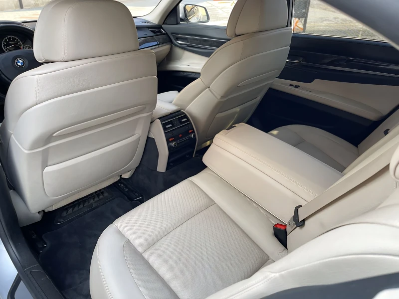 BMW 740, снимка 9 - Автомобили и джипове - 51615415