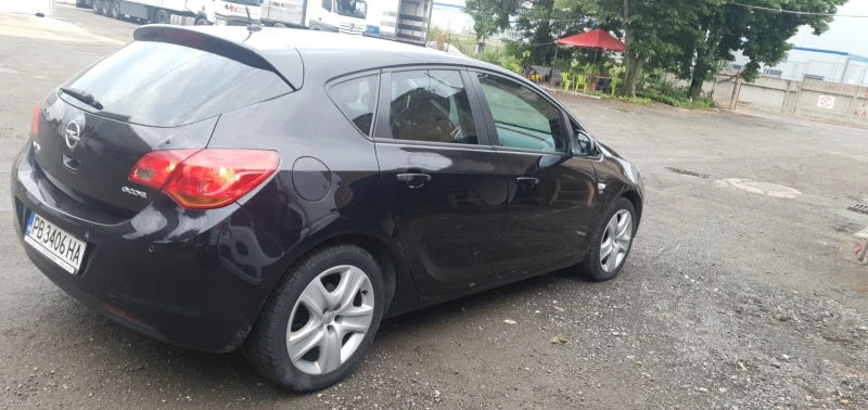 Opel Astra 1.3tdci, снимка 5 - Автомобили и джипове - 51587673