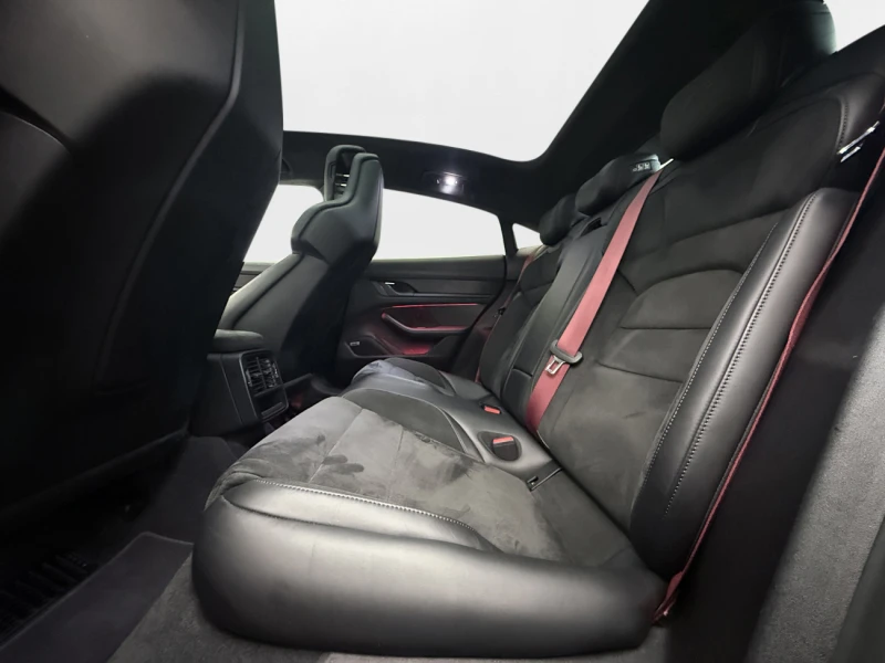 Porsche Taycan GTS, снимка 10 - Автомобили и джипове - 51892360