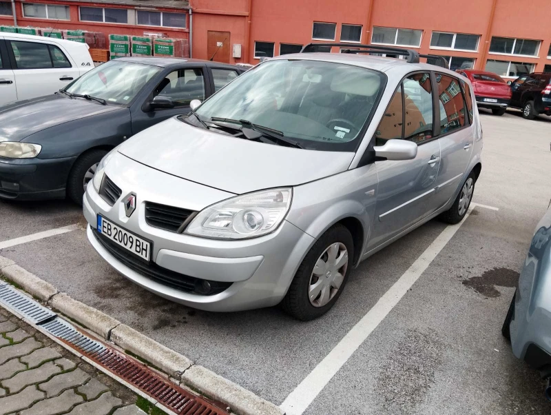 Renault Scenic 1.6, снимка 4 - Автомобили и джипове - 52330702