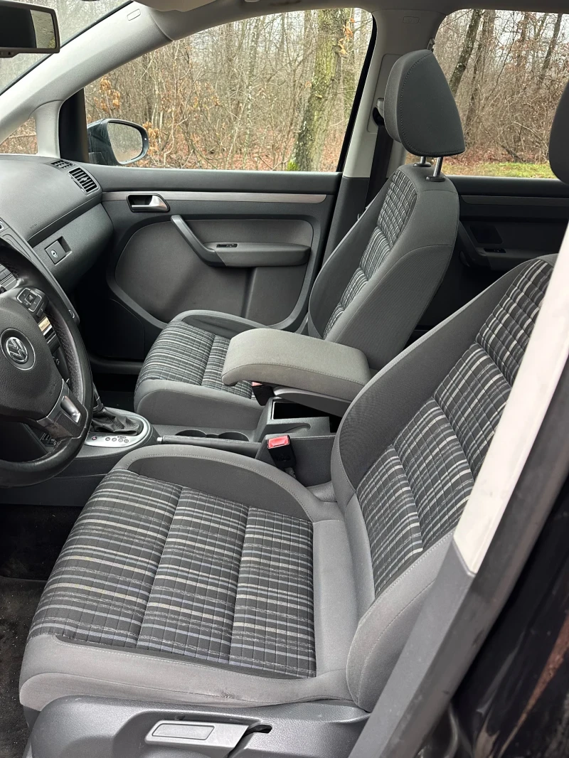 VW Touran Cross, снимка 11 - Автомобили и джипове - 52729053