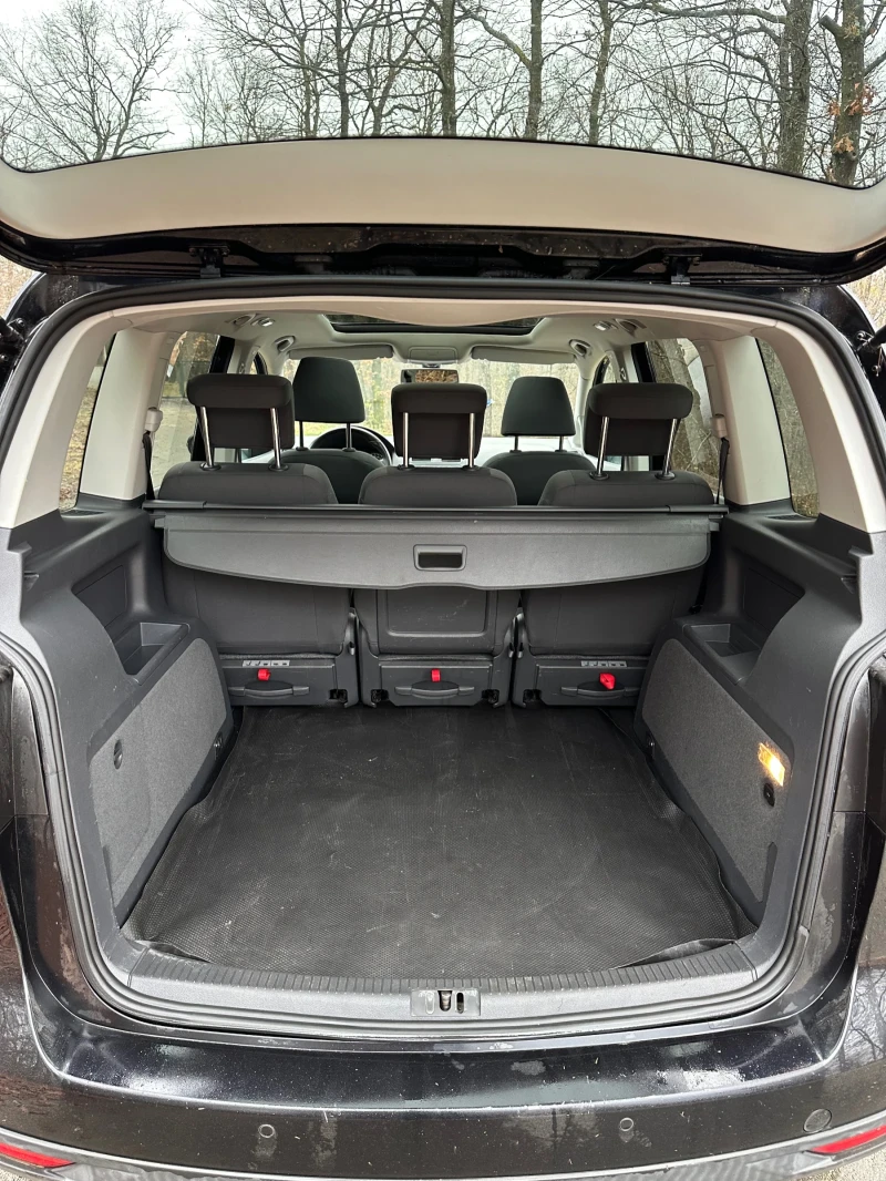 VW Touran Cross, снимка 14 - Автомобили и джипове - 52729053