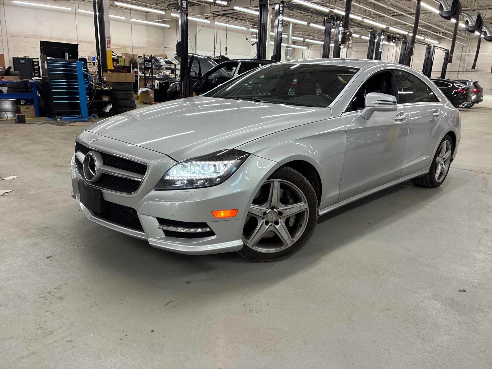 Mercedes-Benz CLS 500 * * CARFAX * * АВТО КРЕДИТ * * , снимка 1