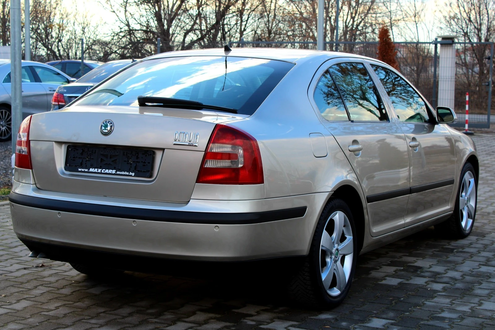 Skoda Octavia 2.0TDI СОБСТВЕН ЛИЗИНГ - изображение 7