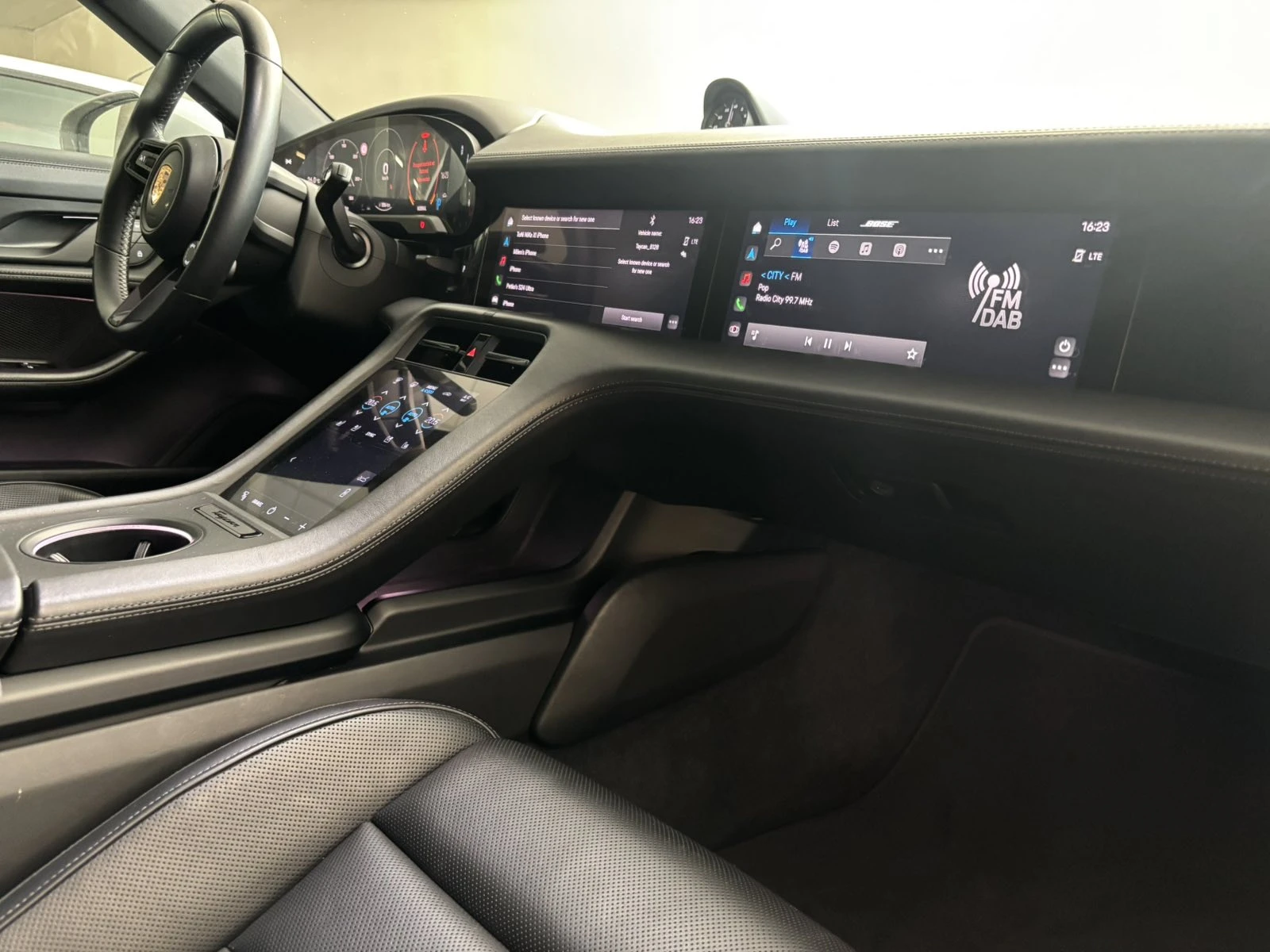 Porsche Taycan 4S CROSS TURISMO PANO* BOSE 360CAM DISTR  93.4kWh - изображение 10