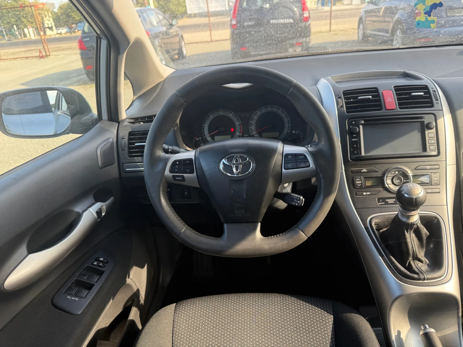 Toyota Auris 2.0 - изображение 7
