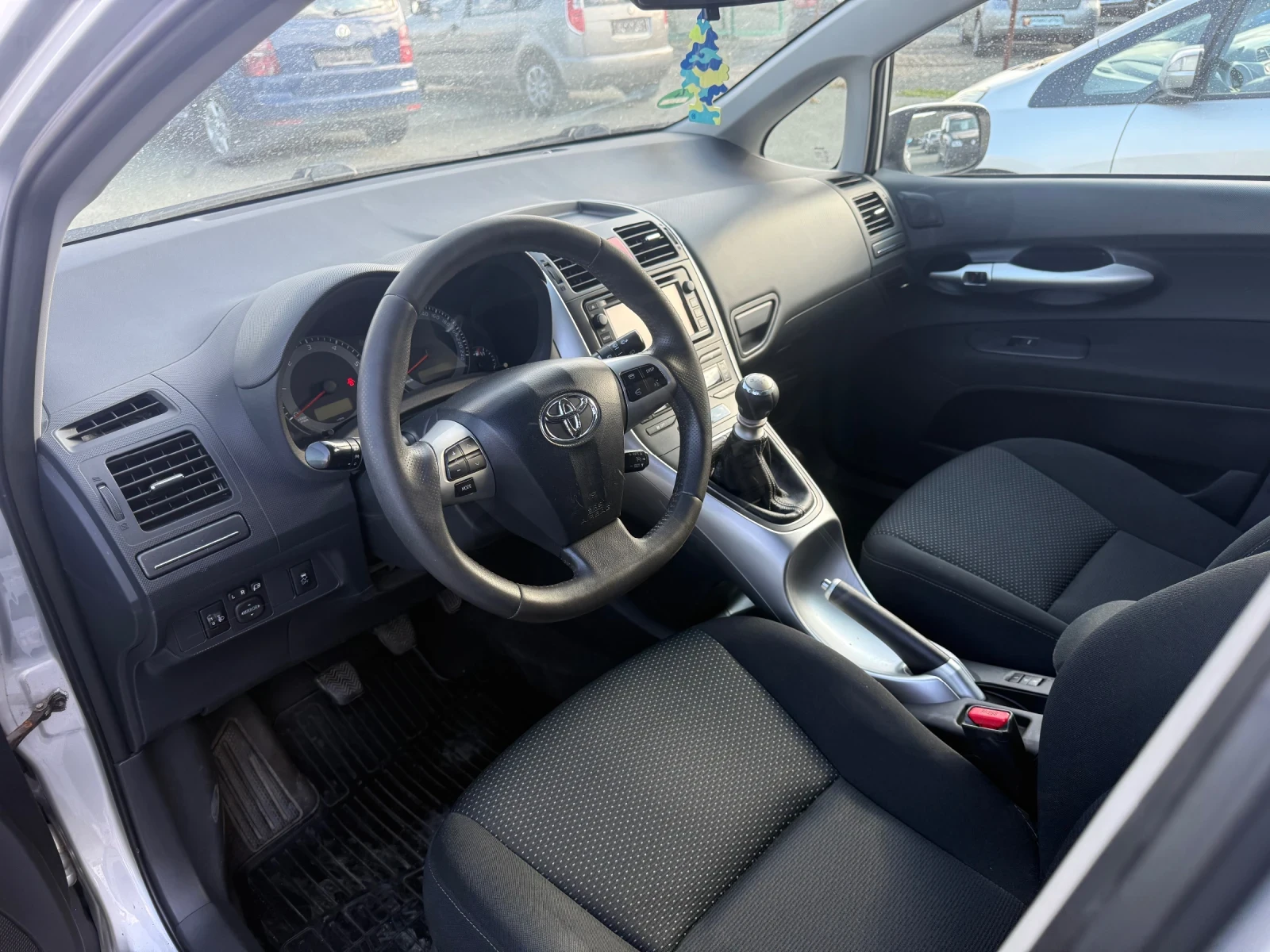 Toyota Auris 2.0 - изображение 8
