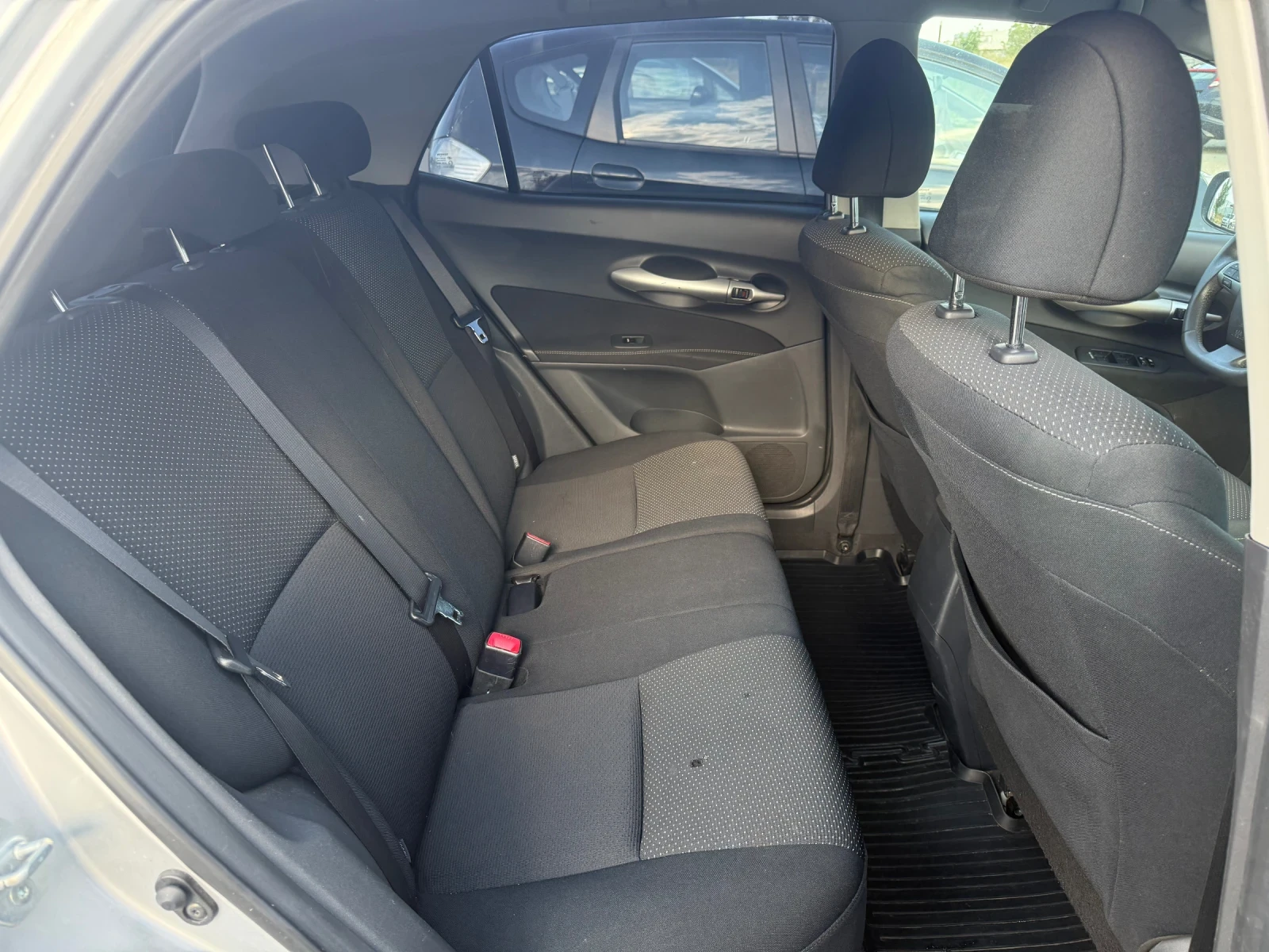 Toyota Auris 2.0 - изображение 10