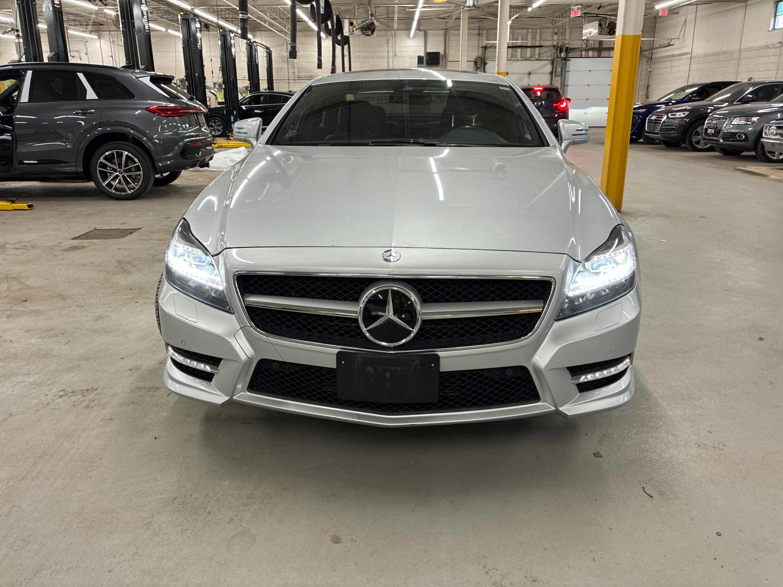 Mercedes-Benz CLS 500 * * CARFAX * * АВТО КРЕДИТ * *  - изображение 3
