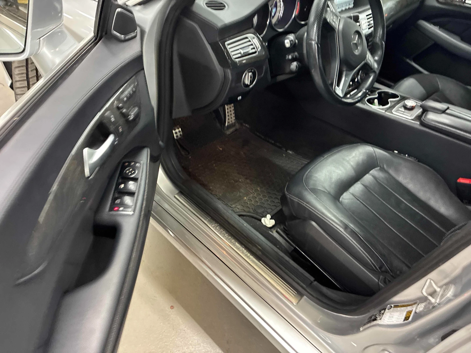 Mercedes-Benz CLS 500 * * CARFAX * * АВТО КРЕДИТ * *  - изображение 6