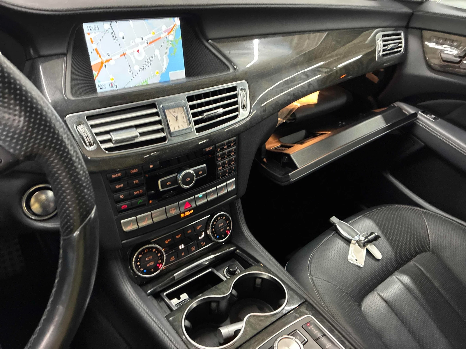 Mercedes-Benz CLS 500 * * CARFAX * * АВТО КРЕДИТ * *  - изображение 8