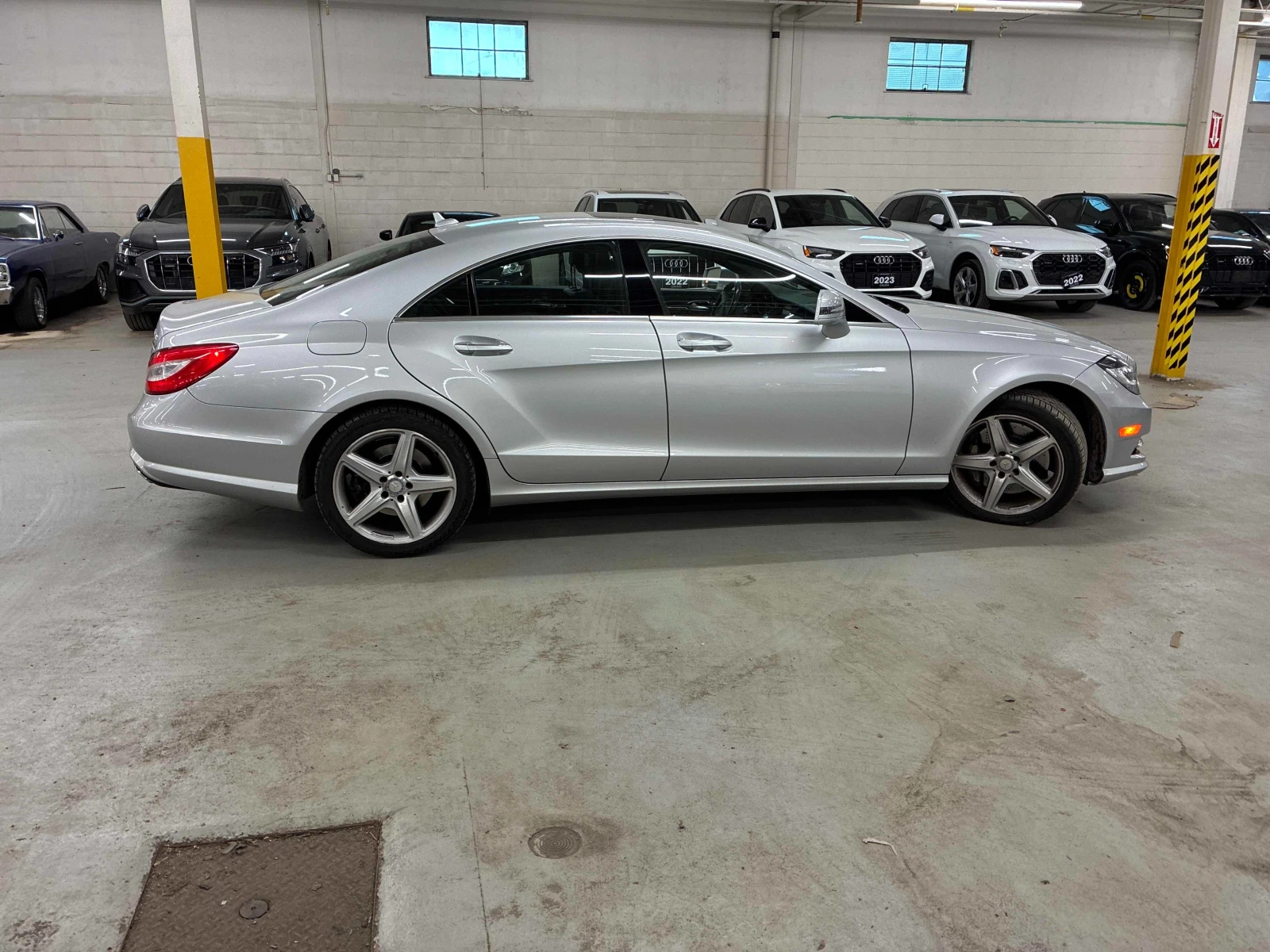 Mercedes-Benz CLS 500 * * CARFAX * * АВТО КРЕДИТ * *  - изображение 4