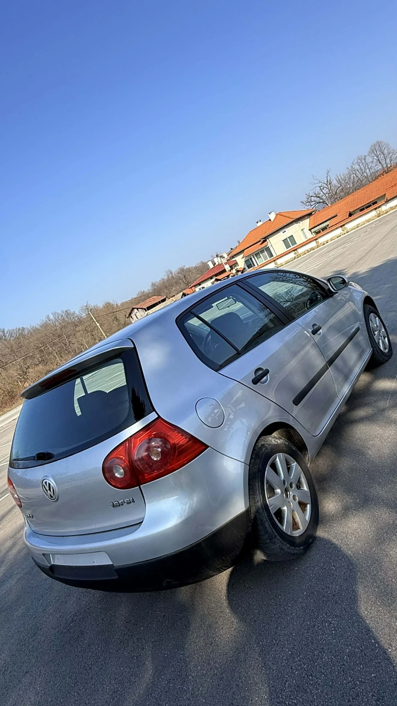 VW Golf 1.6 бензин 102к.с като нов промоция. , снимка 5 - Автомобили и джипове - 53761036