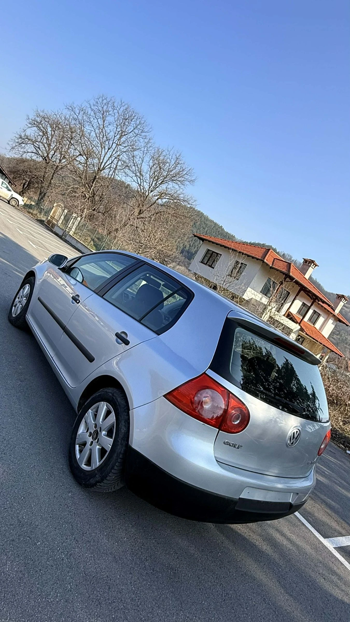 VW Golf 1.6 бензин 102к.с като нов промоция. , снимка 3 - Автомобили и джипове - 53761036