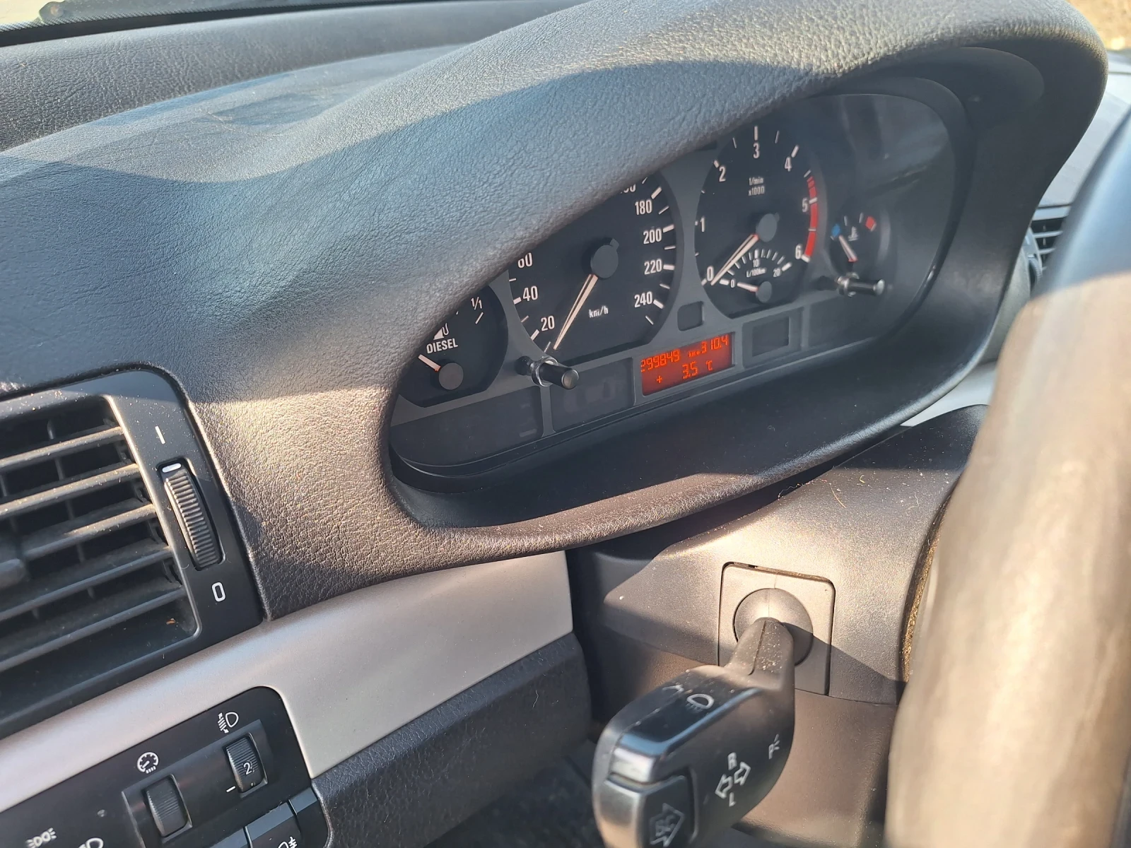 BMW 330, снимка 12 - Автомобили и джипове - 53846236