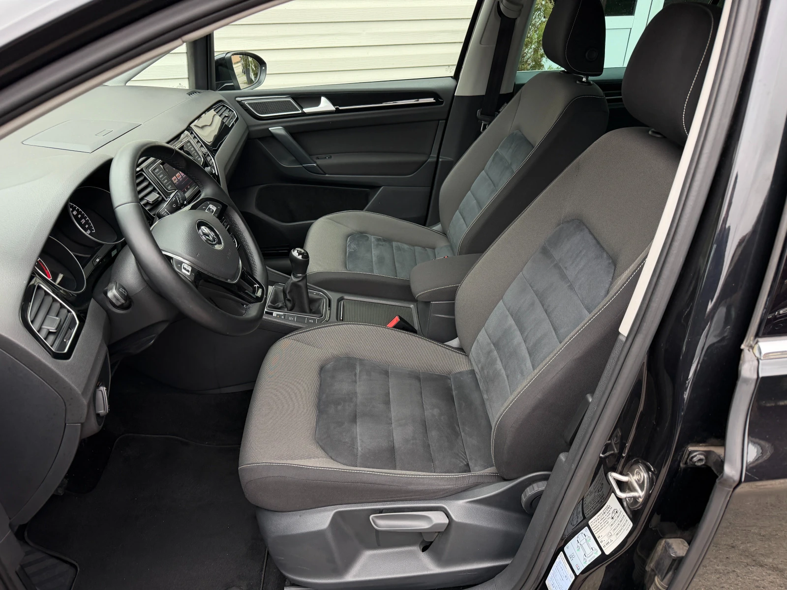 VW Sportsvan 2.0TDI* СЕРВИЗНА КНИЖКА С ПЪЛНА ИСТОРИЯ В VW, снимка 7 - Автомобили и джипове - 54026122