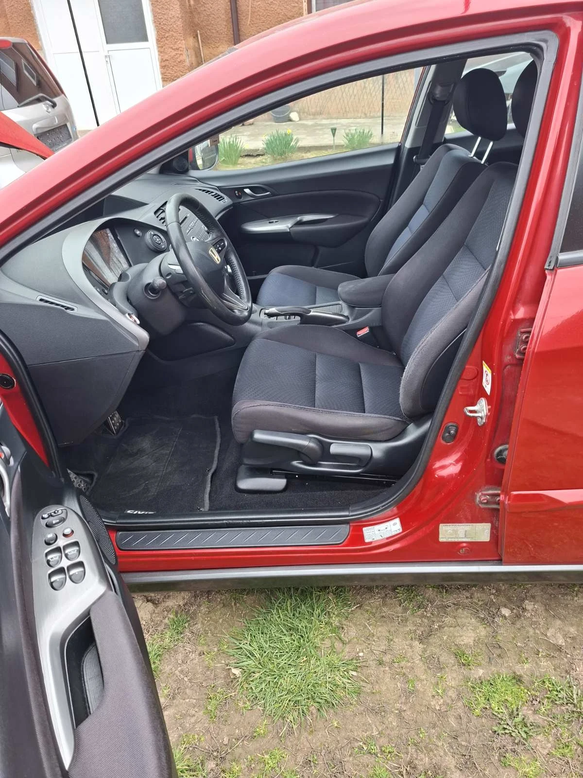 Honda Civic 1.8i-140кс, снимка 11 - Автомобили и джипове - 54478759