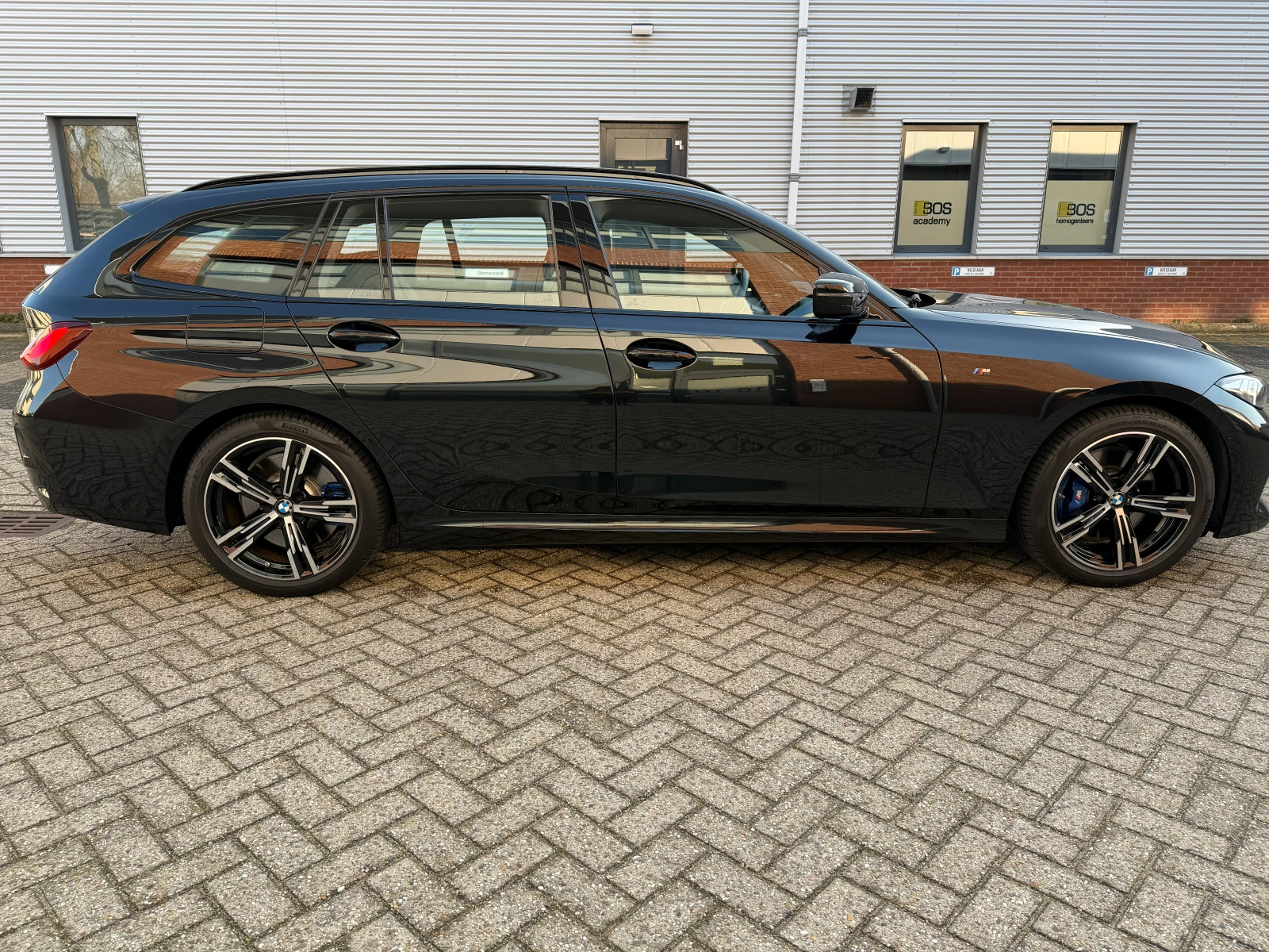 BMW 330 Touring M-Sport (G21 LCI), снимка 6 - Автомобили и джипове - 54537830