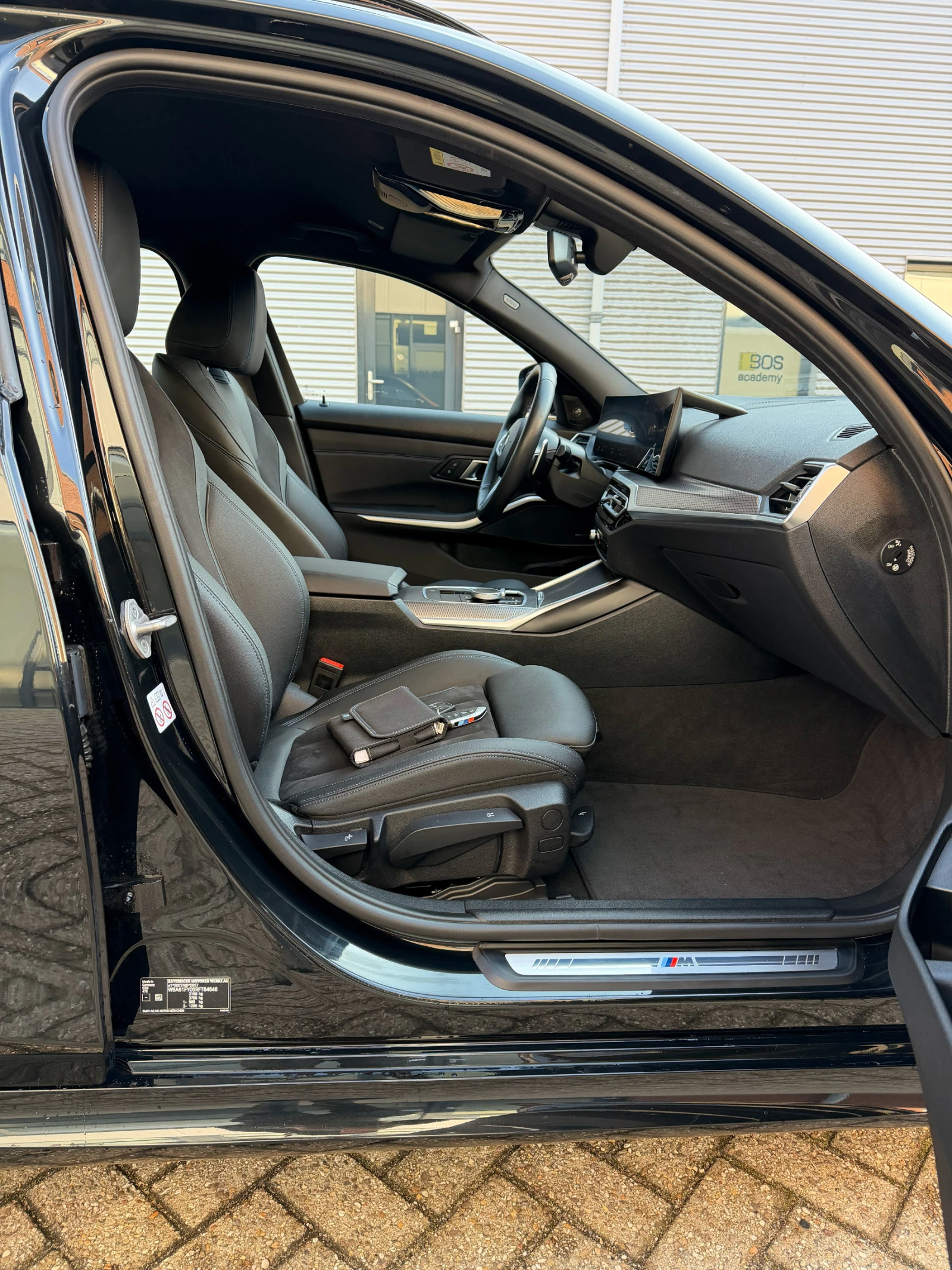 BMW 330 Touring M-Sport (G21 LCI), снимка 11 - Автомобили и джипове - 54537830