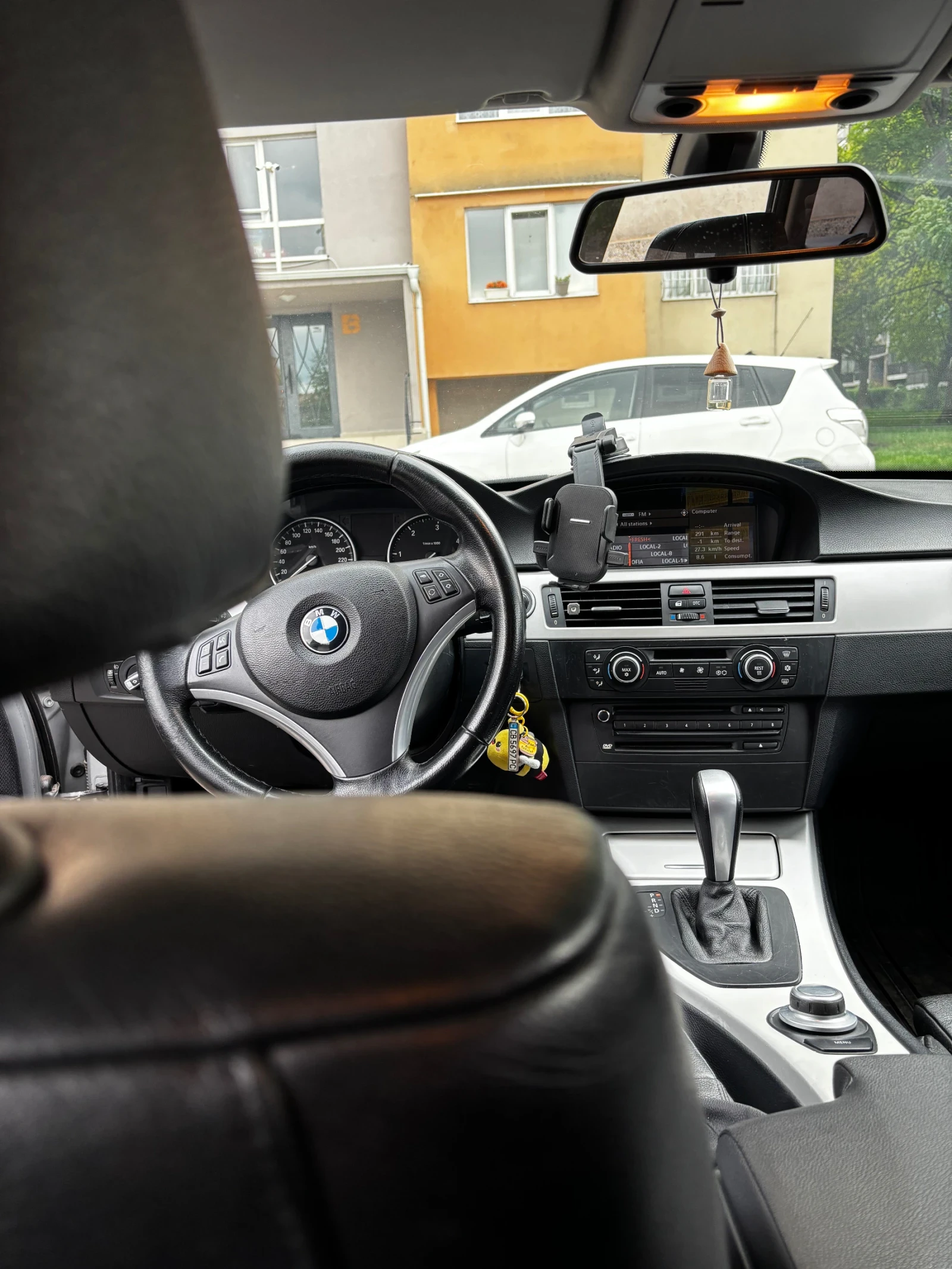 BMW 318 Facelift, снимка 3 - Автомобили и джипове - 54655102