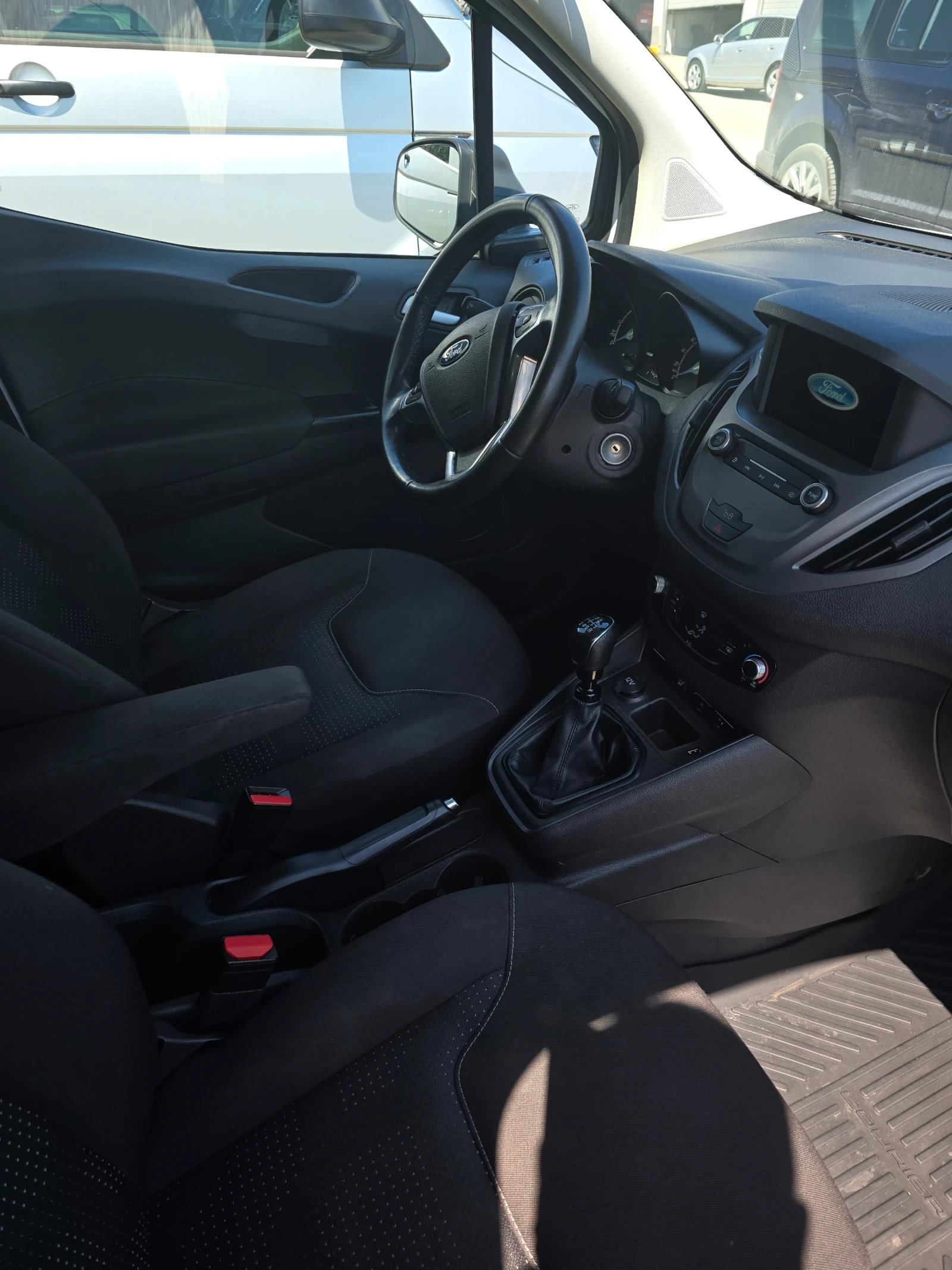 Ford Courier 1.5D 2022г, снимка 9 - Автомобили и джипове - 54791127
