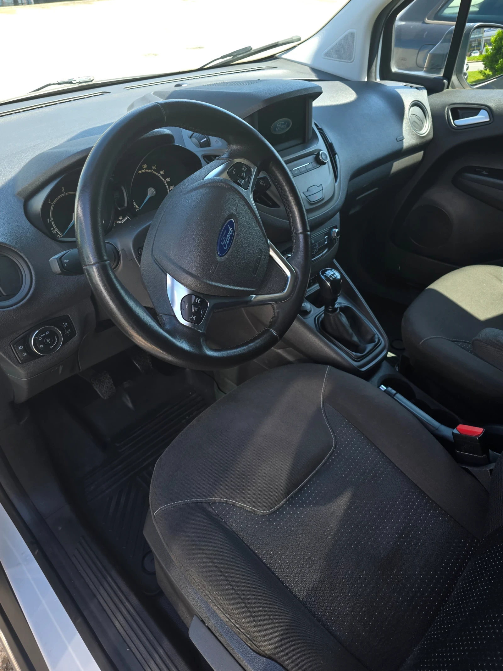 Ford Courier 1.5D 2022г, снимка 8 - Автомобили и джипове - 54791127
