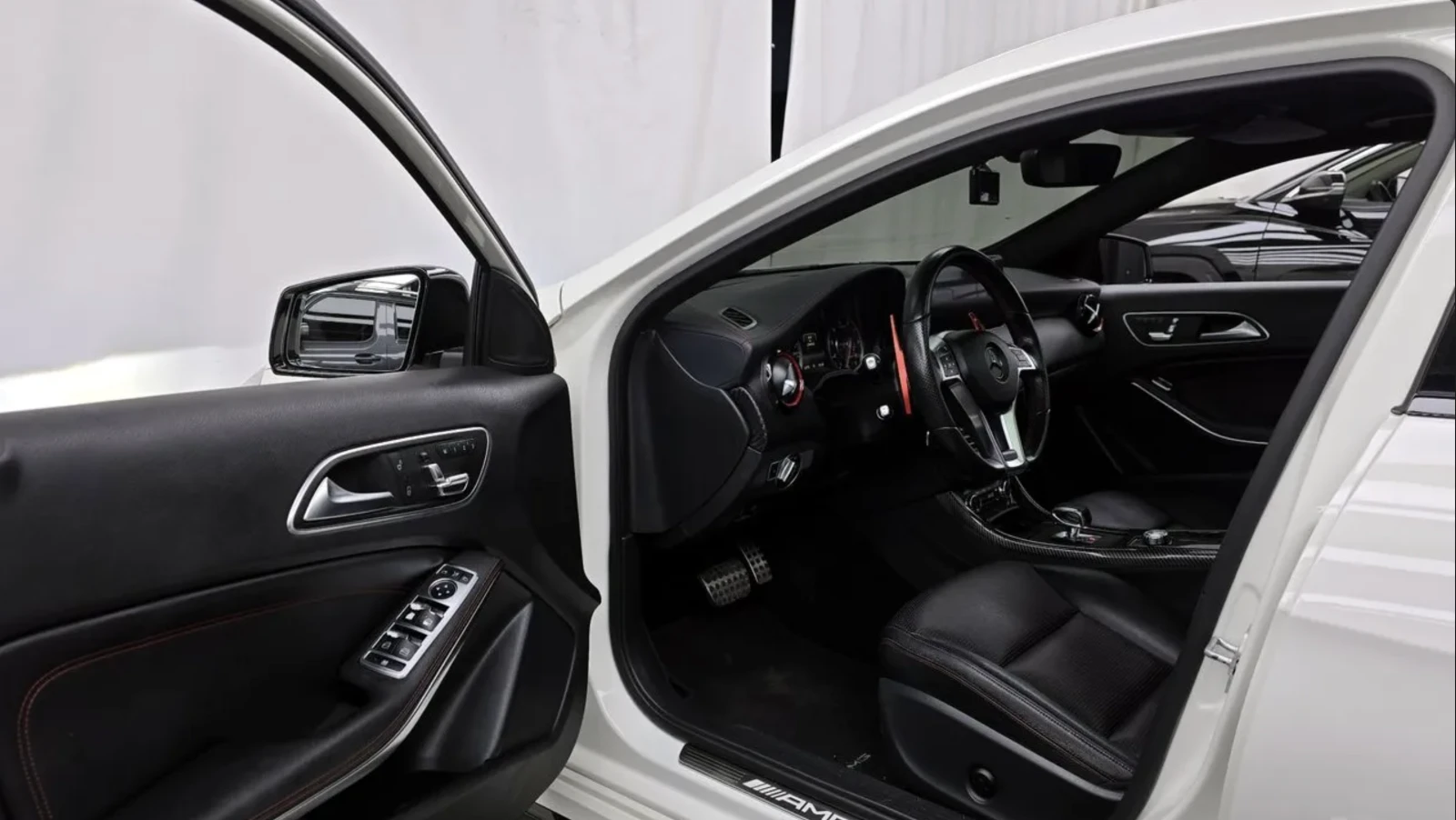 Mercedes-Benz A45 AMG CARBON / ПАНОРАМА / CARPLAY / , снимка 6 - Автомобили и джипове - 54868922