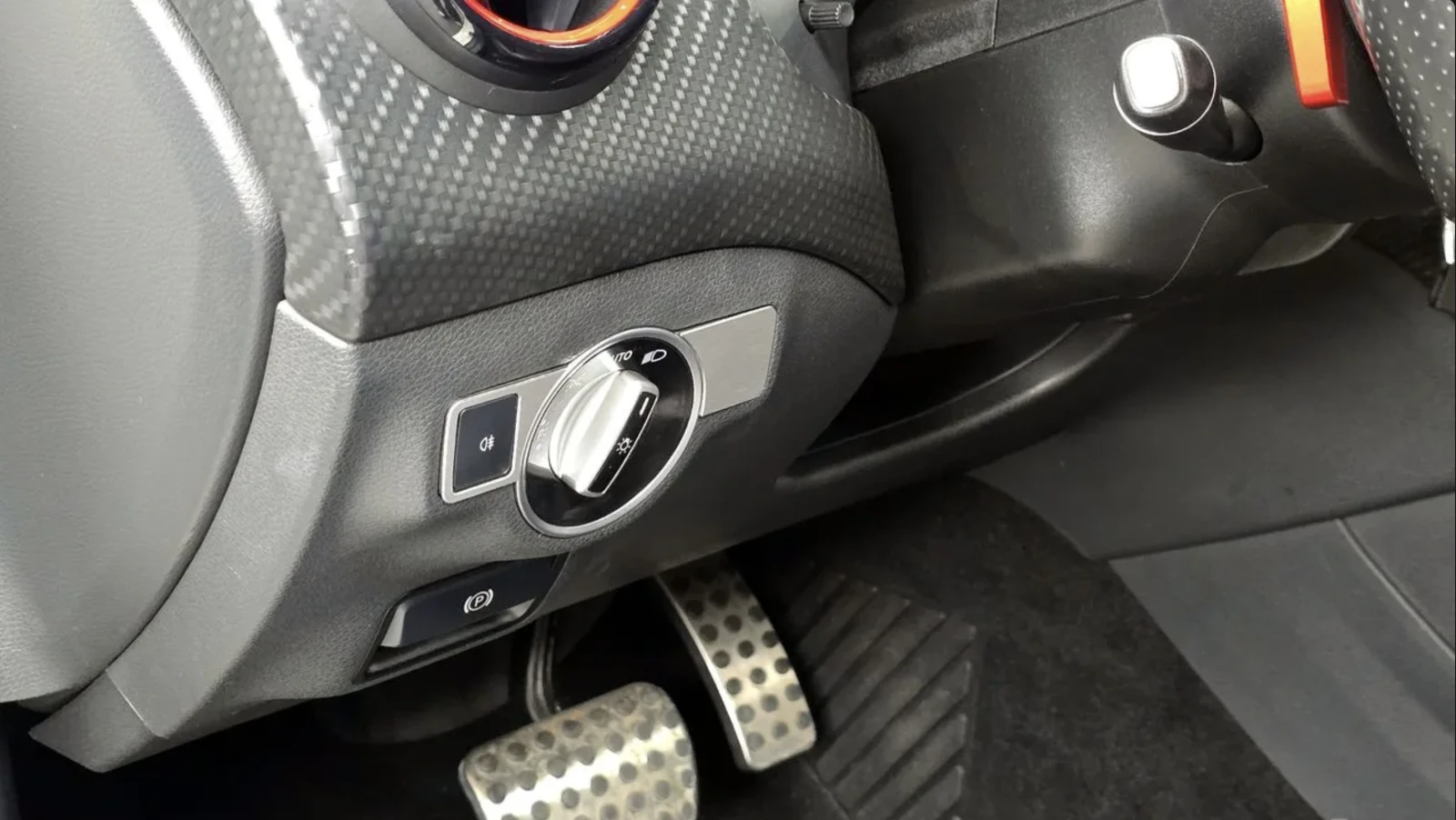Mercedes-Benz A45 AMG CARBON / ПАНОРАМА / CARPLAY / , снимка 9 - Автомобили и джипове - 54868922