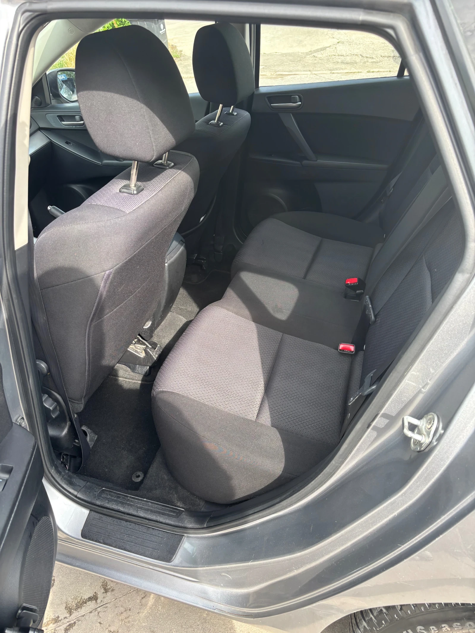 Mazda 3 2.2 дизел перфектна, снимка 8 - Автомобили и джипове - 55000873