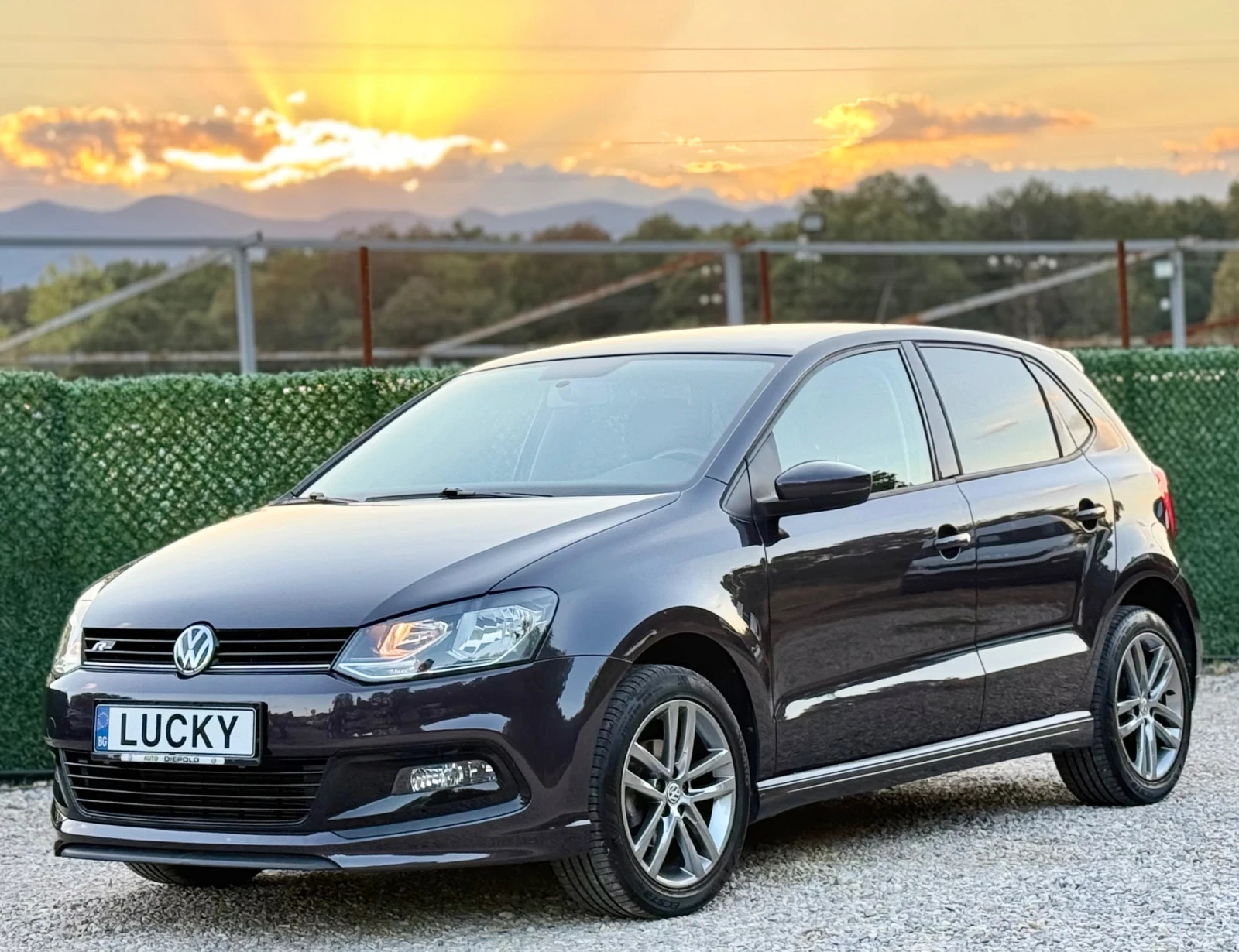 VW Polo 1.0i//R-LINE* FACELIFT, снимка 3 - Автомобили и джипове - 56265079