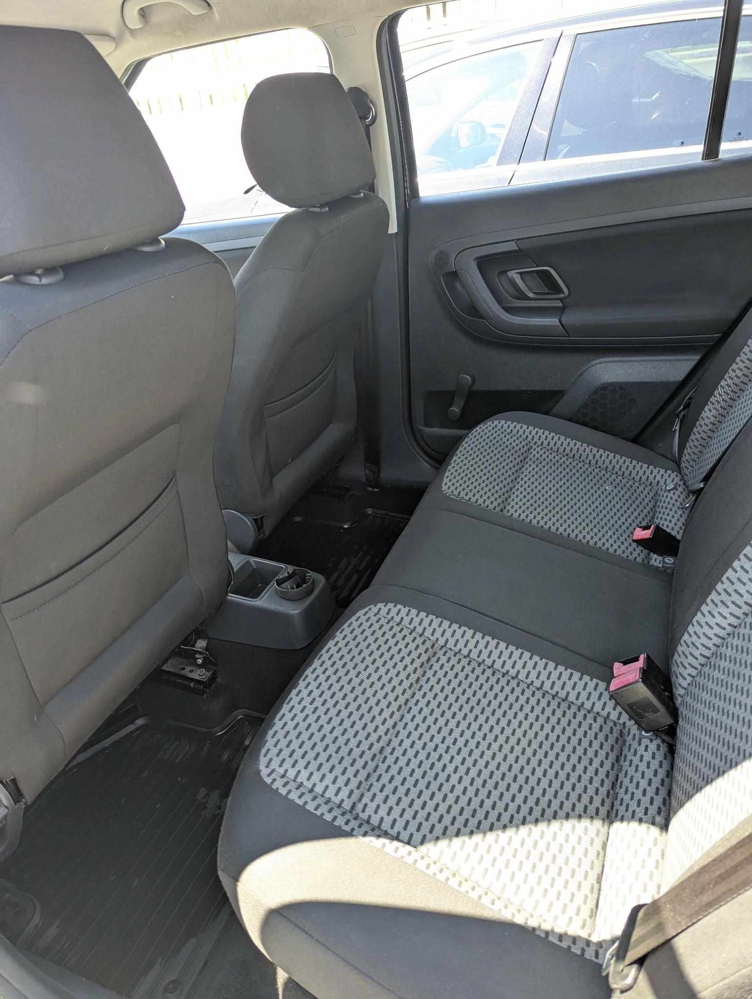 Skoda Fabia, снимка 5 - Автомобили и джипове - 56300920
