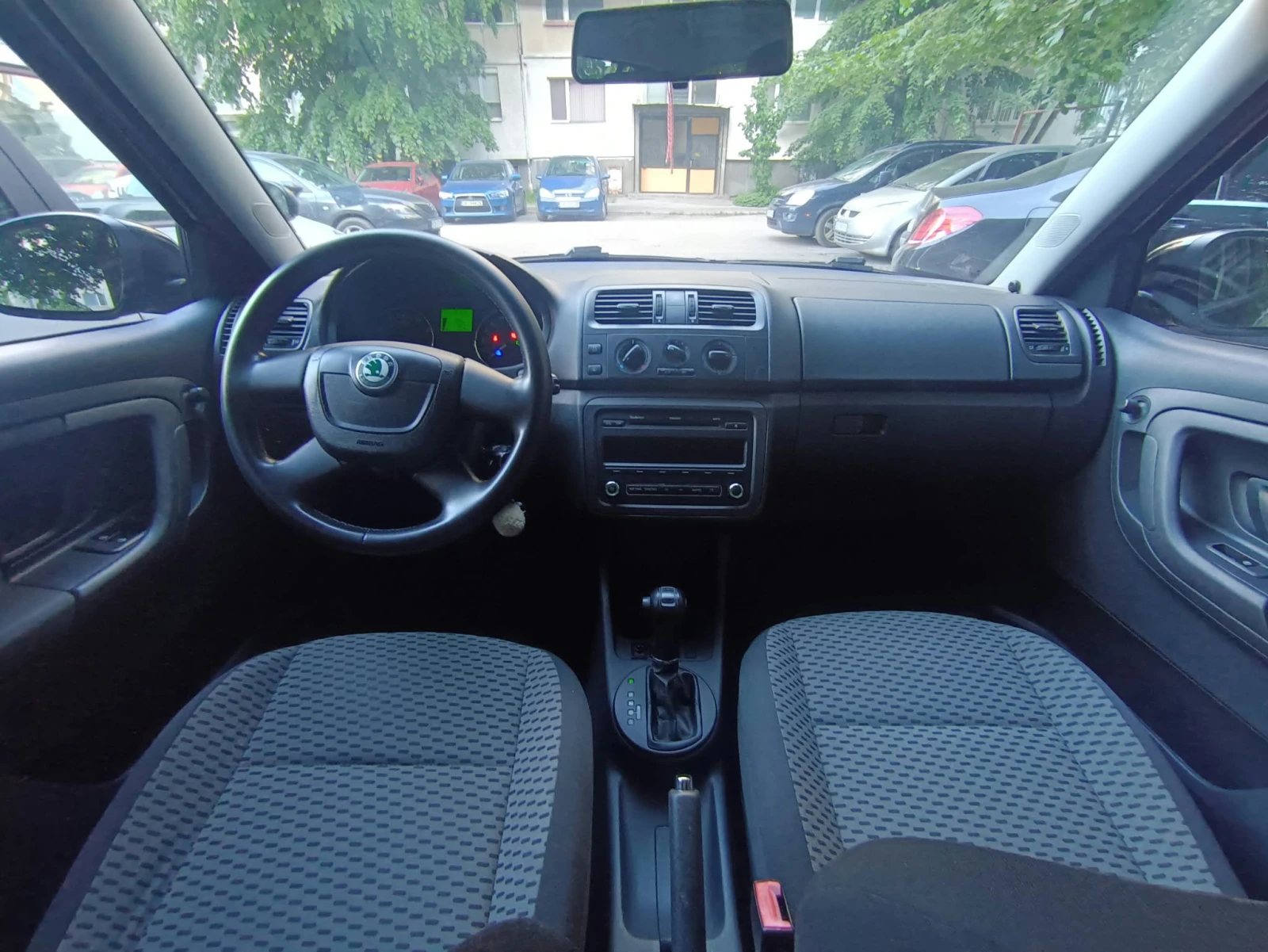 Skoda Fabia, снимка 6 - Автомобили и джипове - 56300920