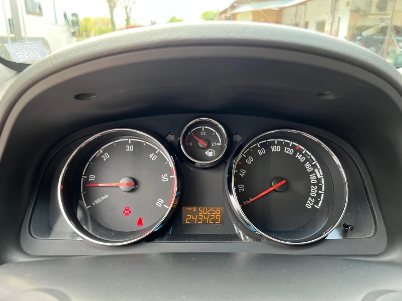 Opel Antara 2.2CDTI-4x4-HEATED SEATS-NAVI, снимка 15 - Автомобили и джипове - 50036089