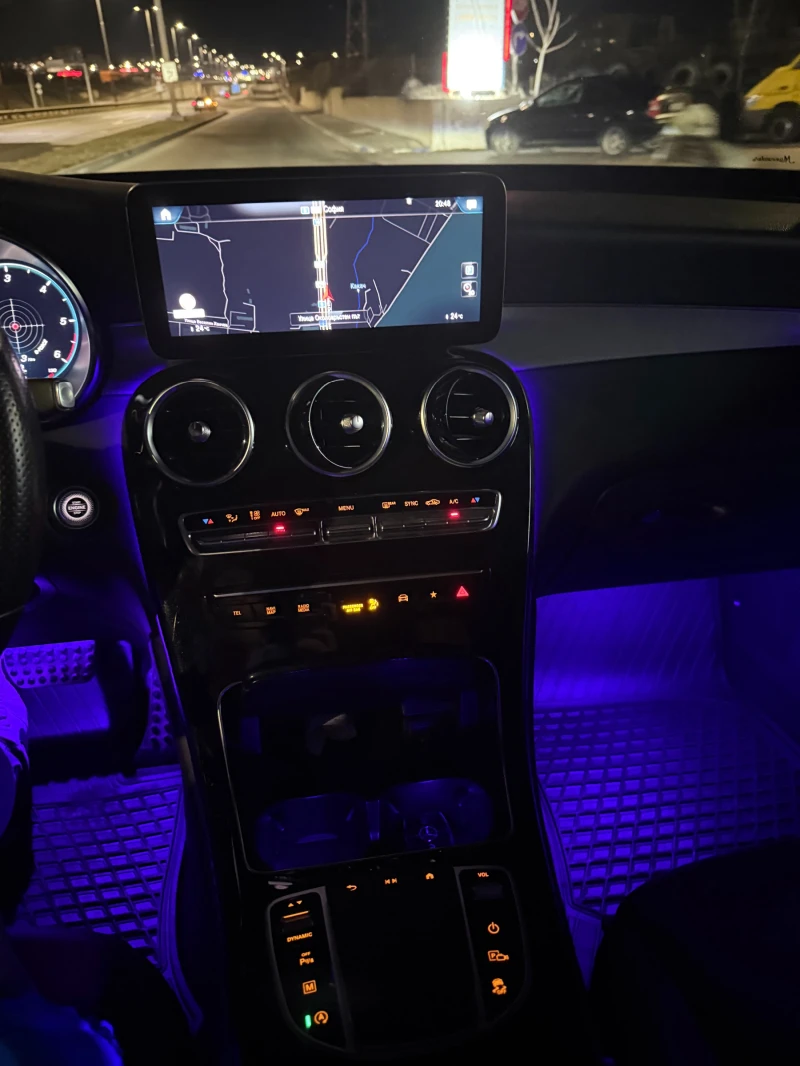 Mercedes-Benz GLC 300 AMG pack, снимка 13 - Автомобили и джипове - 53164852