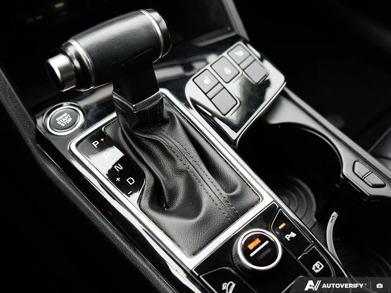 Kia Sportage EX * * PANO * * KEYLESS * * CARFAX * * АВТОКРЕДИТ , снимка 13 - Автомобили и джипове - 53186477