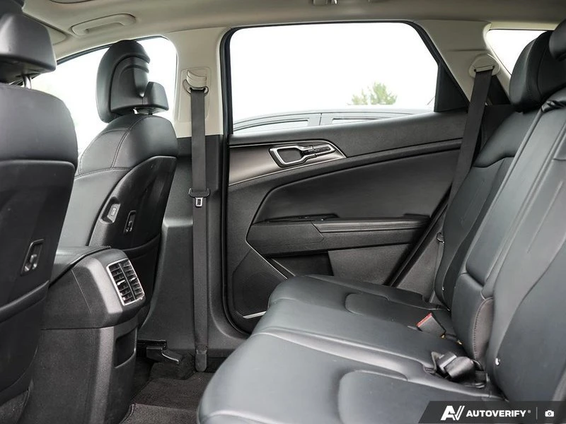 Kia Sportage EX * * PANO * * KEYLESS * * CARFAX * * АВТОКРЕДИТ , снимка 17 - Автомобили и джипове - 53186477