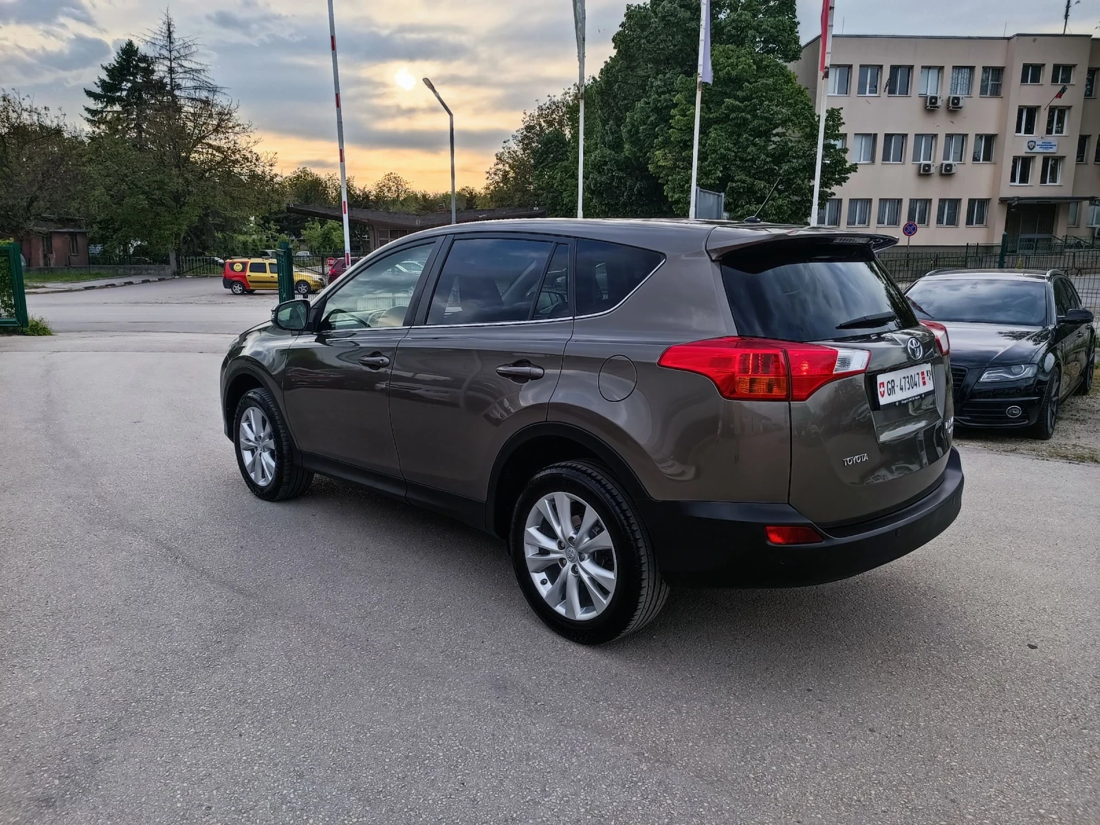 Toyota Rav4 2.0i-152кс-ШВЕЙЦАРИЯ-РЪЧКА-6ск-4Х4 - изображение 6