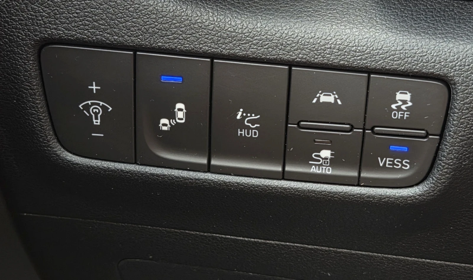 Hyundai Kona 64KWh/Premium/SOH100% | Mobile.bg   13