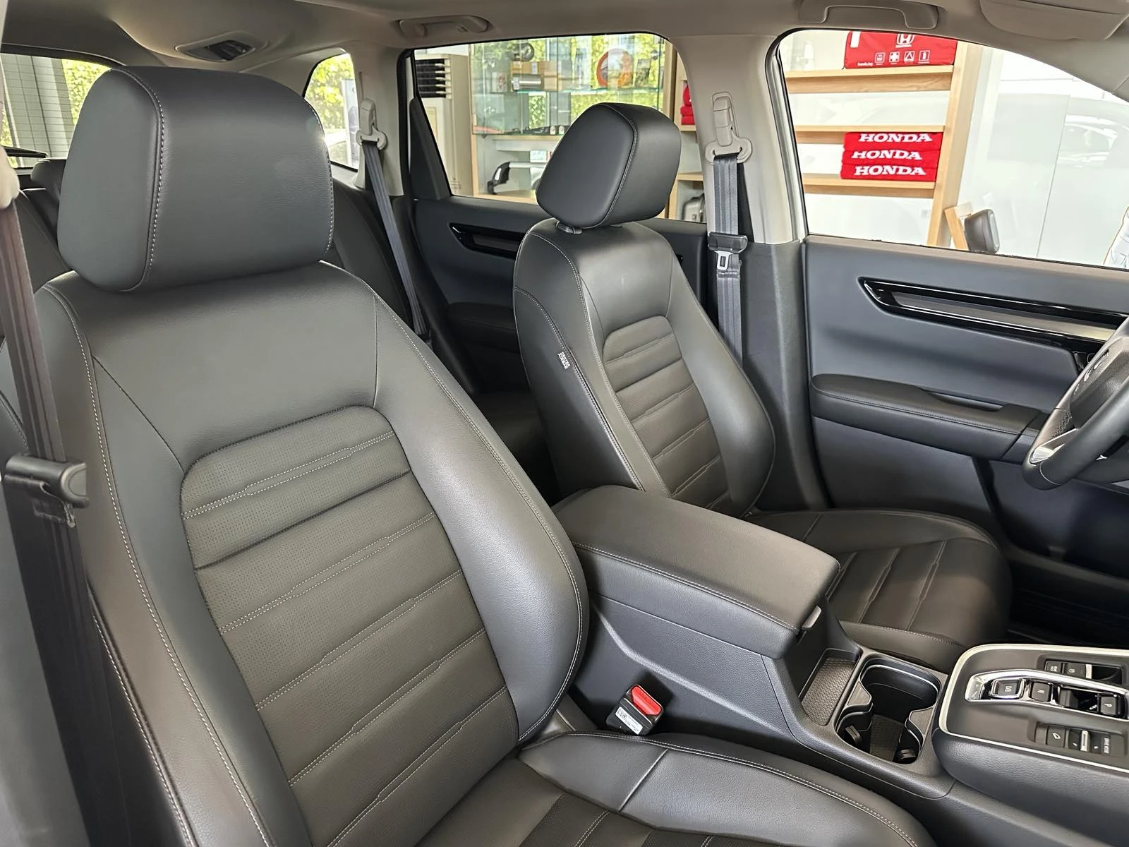 Honda Cr-v 2.0 i-MMD Hybrid Executive 2WD - изображение 9