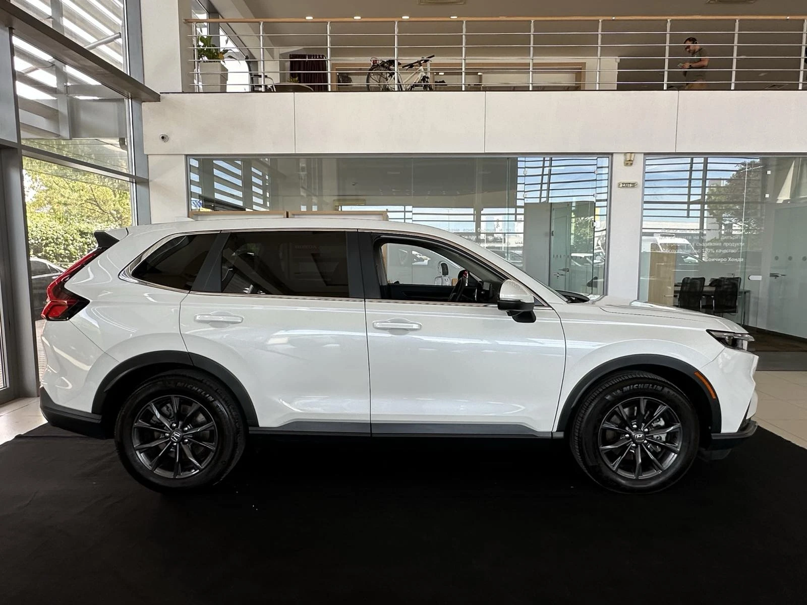 Honda Cr-v 2.0 i-MMD Hybrid Executive 2WD - изображение 4