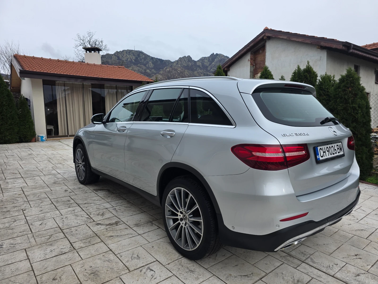 Mercedes-Benz GLC 350 3.0 CDI AMG НАПЪЛНО ОБСЛУЖЕН  - изображение 6